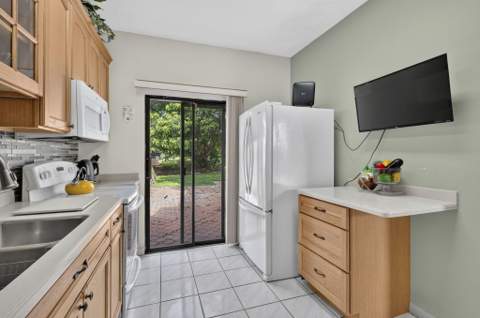 6181 Country Fair Circle, Boynton Beach FL - photo 10 of 57