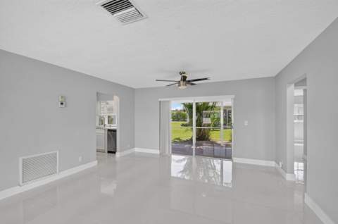 1404 SW 22nd Avenue, Boynton Beach FL - photo 8 of 76