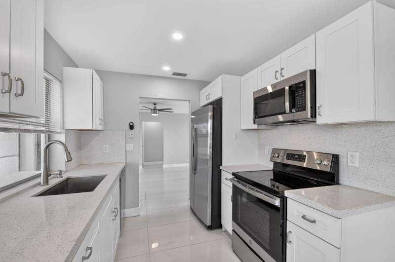 2 bedroom Single Family Residence at 1404 SW 22nd Avenue, Palm Beach Leisureville Sec 10, Boynton Beach — photo 2
