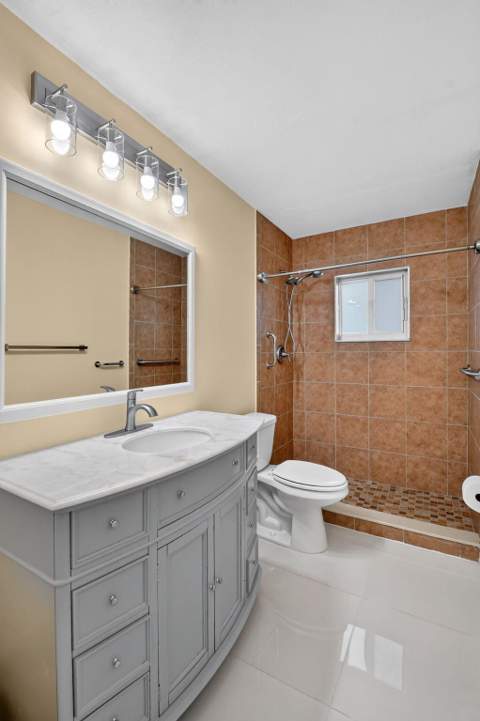 1404 SW 22nd Avenue, Boynton Beach FL - photo 16 of 76