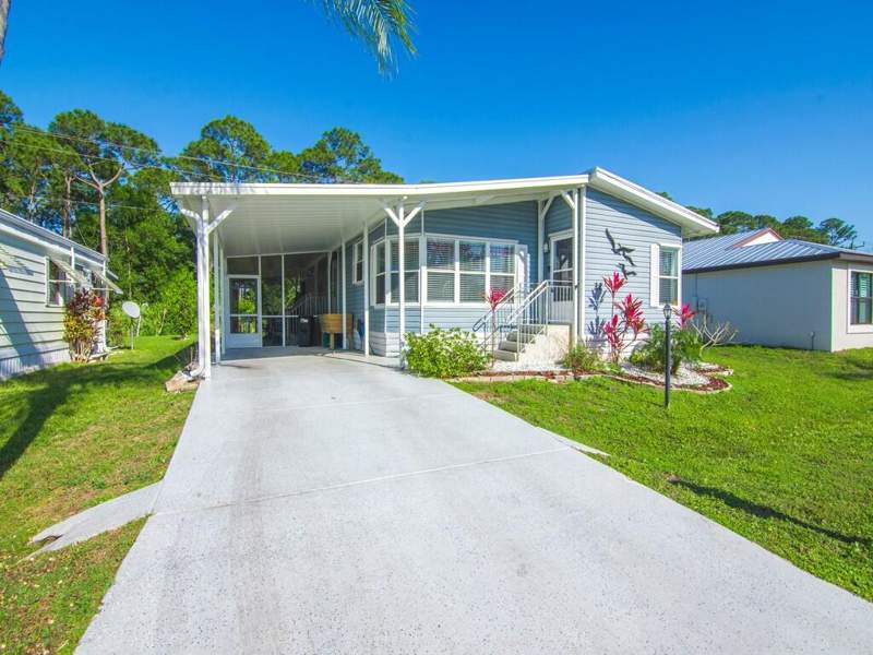 2 bedroom Manufactured Home at 22 Mediterranean Boulevard, Spanish Lakes One, Port St. Lucie — photo 2