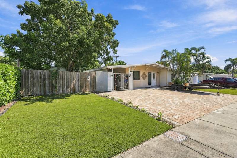 3 bedroom Single Family Residence at 4320 NE 18th Avenue, Pompano Beach Highlands 4th Sec, Pompano Beach — photo 2