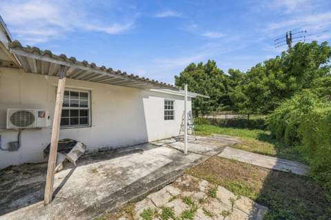 4320 NE 18th Avenue, Pompano Beach FL - photo 8 of 9