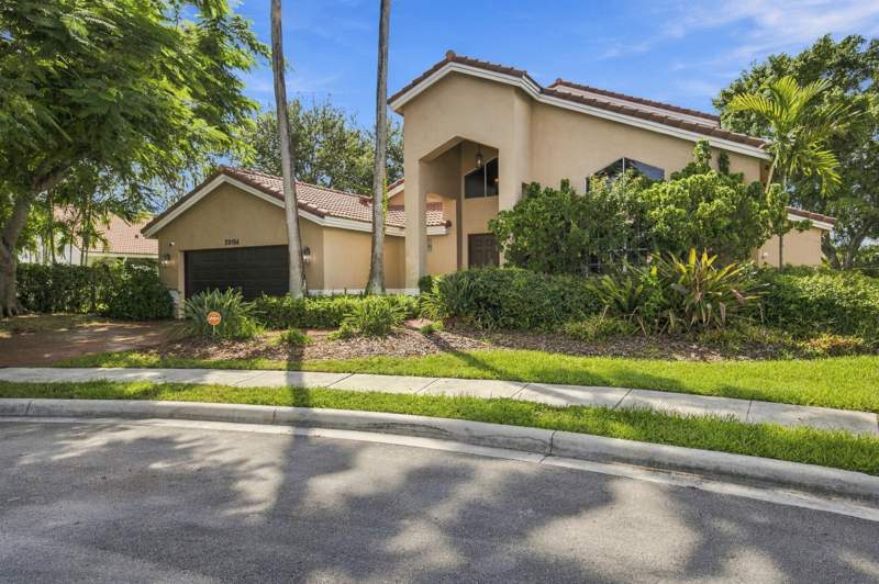 4 bedroom Single Family Residence at 20104 NW 9th Drive, Preserve At Chapel Trail, Pembroke Pines — photo 5