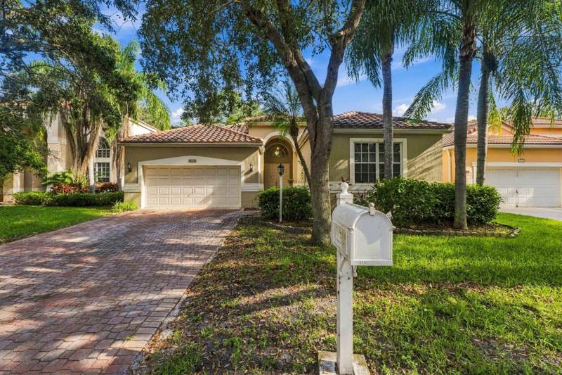 3 bedroom Single Family Residence at 6355 NW 80th Drive, Mayfair At Parkland, Parkland — photo 2