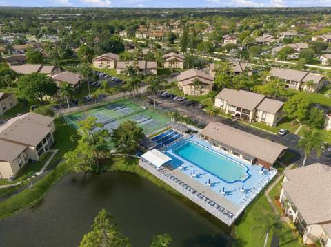 313 Pine Ridge Circle #C-2, Greenacres FL - photo 24 of 35
