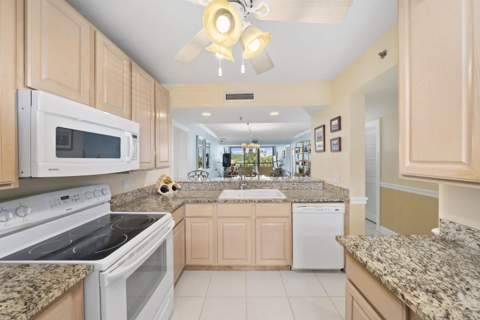 601 S Seas Drive #204, Jupiter FL - photo 8 of 48