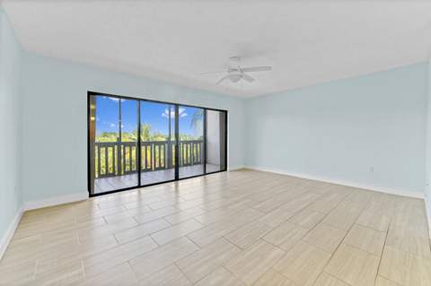 1021 Mockingbird Lane #415, Plantation FL - photo 12 of 34