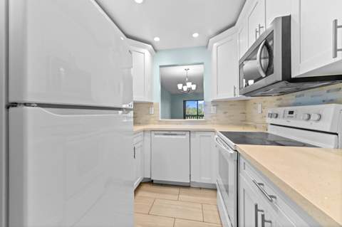 1021 Mockingbird Lane #415, Plantation FL - photo 8 of 34