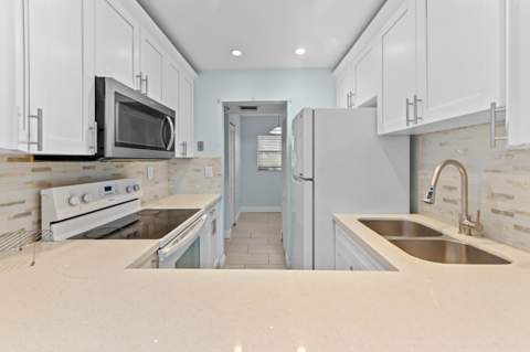 1021 Mockingbird Lane #415, Plantation FL - photo 9 of 34