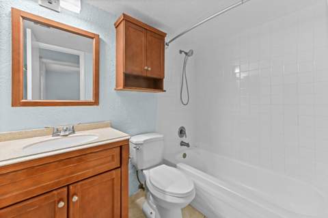 1021 Mockingbird Lane #415, Plantation FL - photo 22 of 34