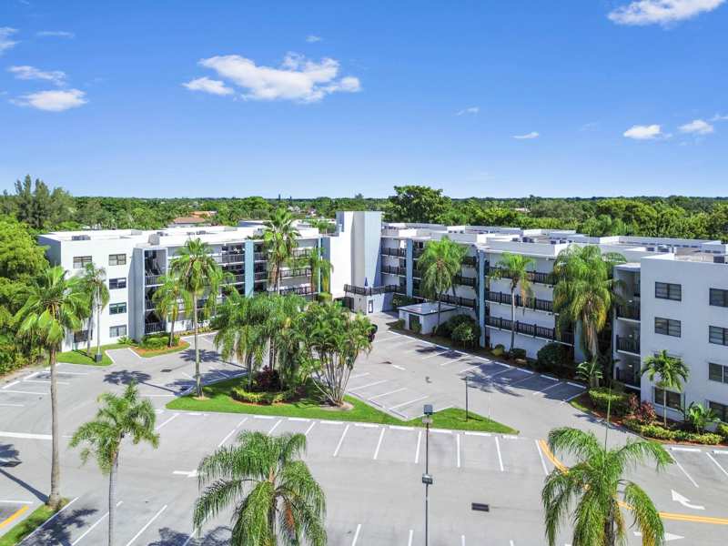 2 bedroom Condominium at 1021 Mockingbird Lane #415, Manaranda Village, Plantation — photo 1