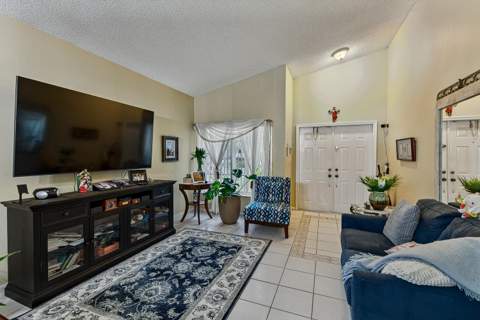 20310 SW 3rd Street, Pembroke Pines FL - photo 7 of 22