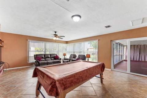 740 Caroline Avenue, West Palm Beach FL - photo 9 of 35