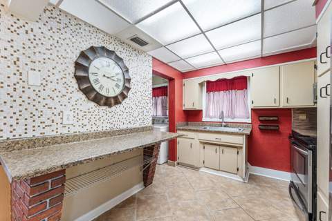740 Caroline Avenue, West Palm Beach FL - photo 14 of 35