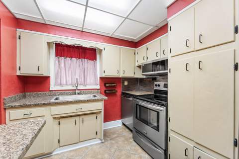740 Caroline Avenue, West Palm Beach FL - photo 15 of 35