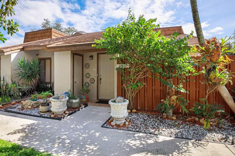 2 bedroom Townhouse at 4155 Palm Bay Circle #C, Lake Colony Ph 3, West Palm Beach — photo 3