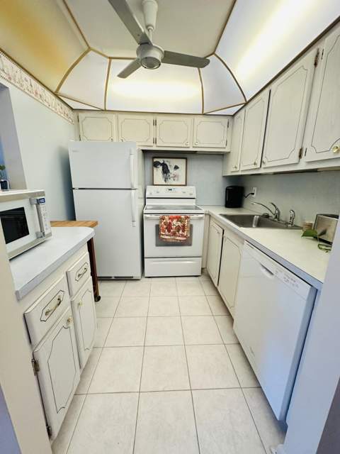 2079 Harwood F, Deerfield Beach FL - photo 11 of 73