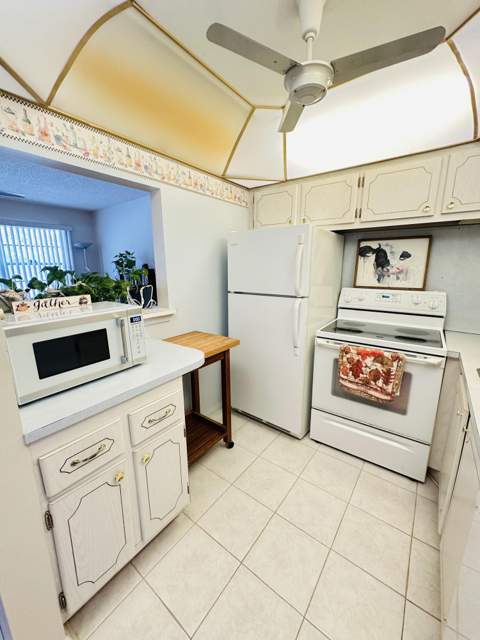2079 Harwood F, Deerfield Beach FL - photo 13 of 73