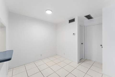 2050 NE 39th Street #E307, Lighthouse Point FL - photo 10 of 29