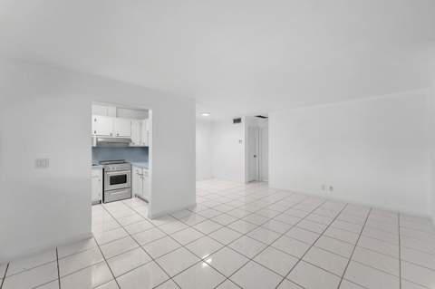 2050 NE 39th Street #E307, Lighthouse Point FL - photo 7 of 29