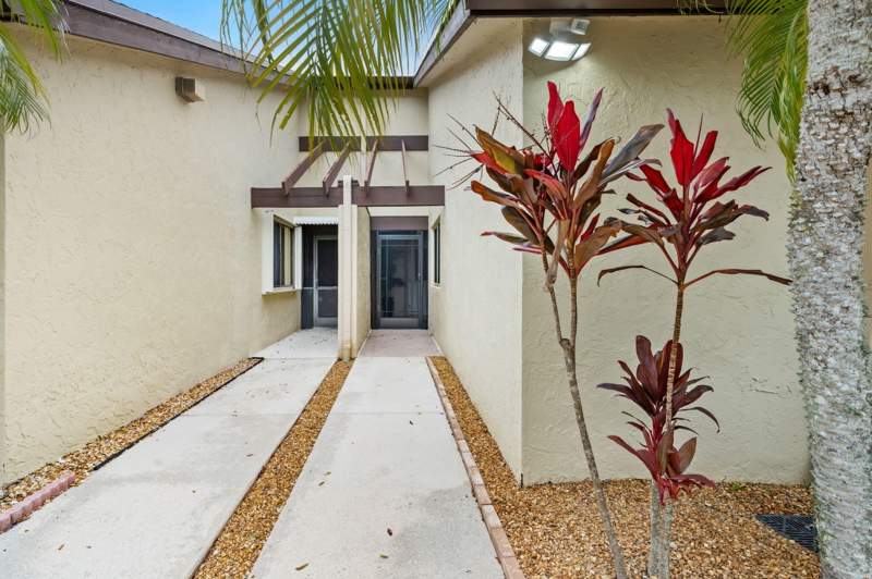 3 bedroom Townhouse at 137 Meander Circle, Village Walk, Royal Palm Beach — photo 3