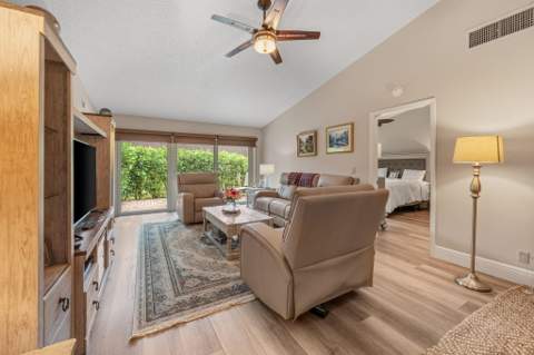137 Meander Circle, Royal Palm Beach FL - photo 11 of 30
