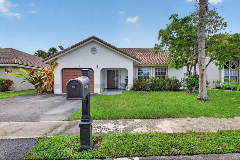 3 bedroom Single Family Residence at 12132 NW 34th Street, Sawgrass Estates North, Sunrise — photo 2