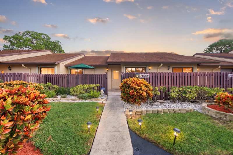 2 bedroom Villa at 612 Sea Pine Way #C, Pine Ridge North II Condo, Greenacres — photo 1