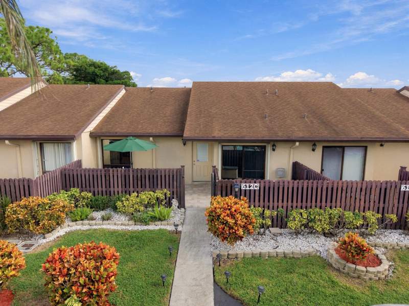 2 bedroom Villa at 612 Sea Pine Way #C, Pine Ridge North II Condo, Greenacres — photo 4
