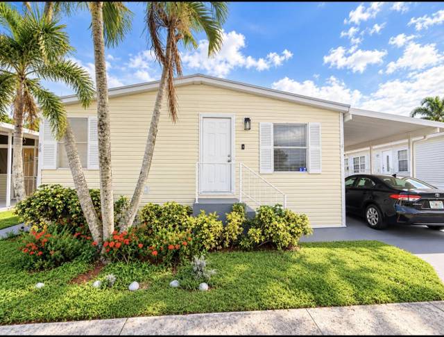 76 Plantation Boulevard, home for sale in Palm Beach County
