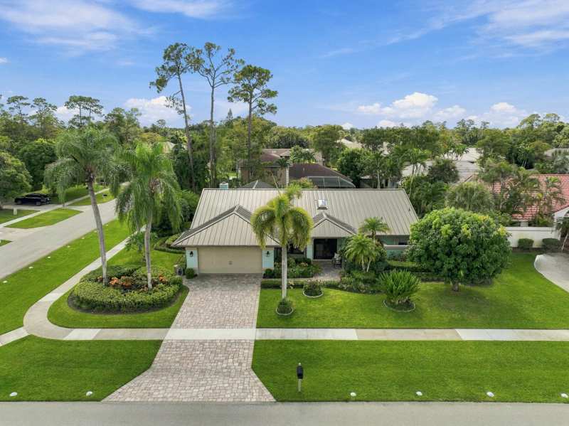 4 bedroom Single Family Residence at 13629 Northumberland Circle, Greenview Shores 1 Of Wellington, Wellington — photo 1