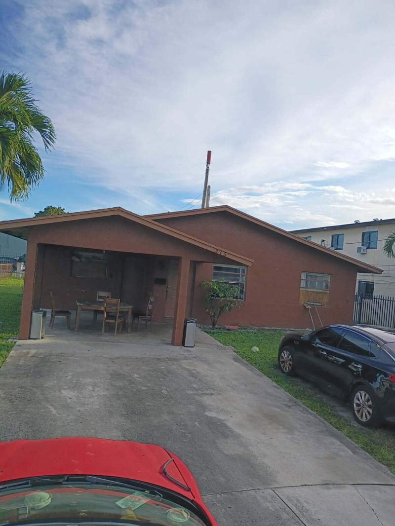 3 bedroom Single Family Residence at 315 NW 3rd Court, Glenndale, Hallandale Beach — photo 2