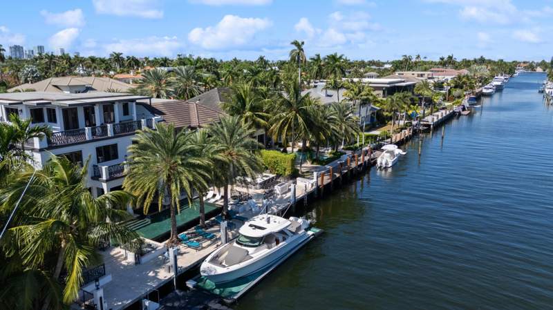 6 bedroom Single Family Residence at 720 Isle Of Palms Drive, Stilwell Isles Isles Of Palms, Fort Lauderdale — photo 3