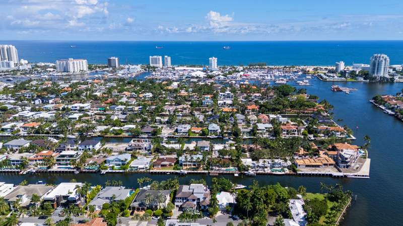 6 bedroom Single Family Residence at 720 Isle Of Palms Drive, Stilwell Isles Isles Of Palms, Fort Lauderdale — photo 5