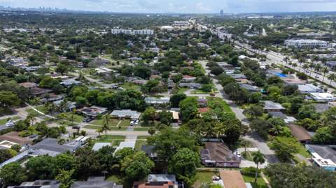 810 Wyoming Avenue, Fort Lauderdale FL - photo 8 of 52