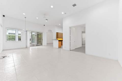 6389 Cortona Street, Lake Worth FL - photo 16 of 42