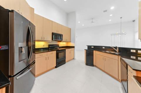 6389 Cortona Street, Lake Worth FL - photo 12 of 42