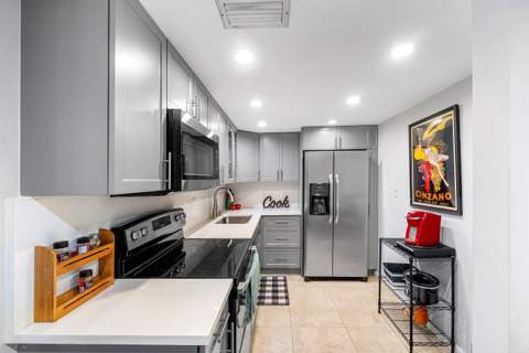 1428 SE 4th Avenue, Deerfield Beach FL - photo 8 of 34
