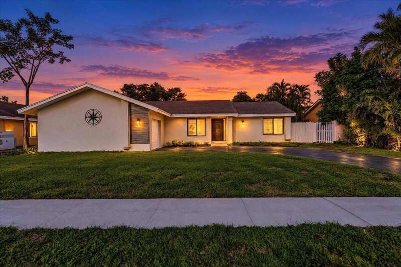 3 bedroom Single Family Residence at 837 SW 56th Avenue, Heritage Pines, Margate — photo 1
