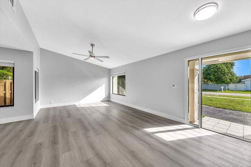 3 bedroom Single Family Residence at 837 SW 56th Avenue, Heritage Pines, Margate — photo 4