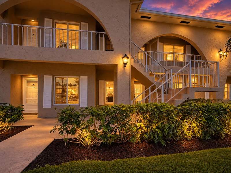 2 bedroom Condominium at 13924 Vía Flora, Palm Greens At Villa Del Ray Condo I, Delray Beach — photo 2