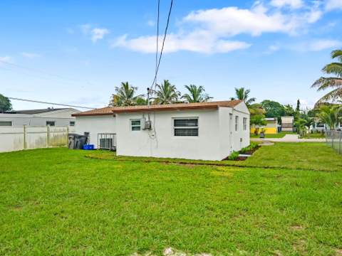 5295 Helene Place, West Palm Beach FL - photo 22 of 25