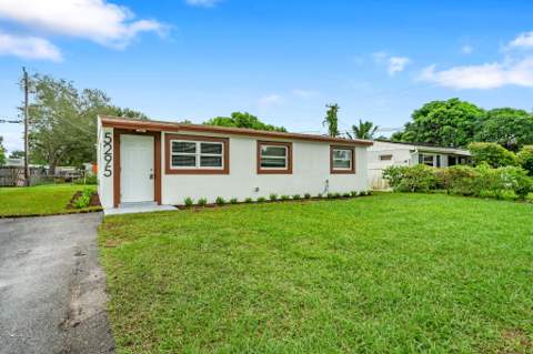 5295 Helene Place, West Palm Beach FL - photo 19 of 25