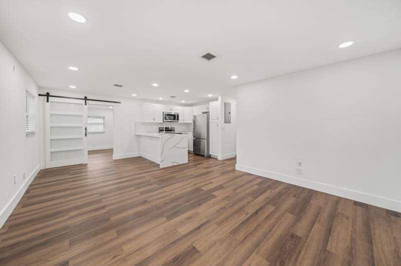 3 bedroom Single Family Residence at 5295 Helene Place, Gramercy Park Unit 1, West Palm Beach — photo 2
