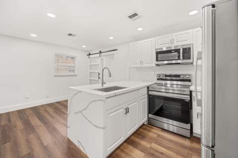 5295 Helene Place, West Palm Beach FL - photo 6 of 25
