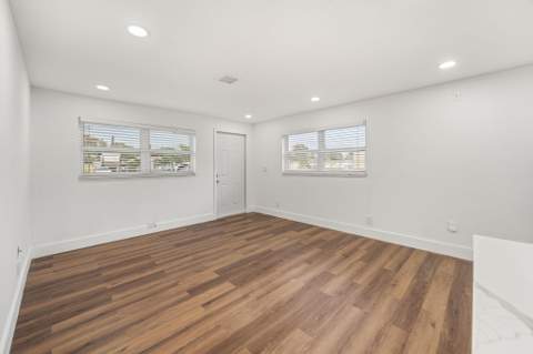 5295 Helene Place, West Palm Beach FL - photo 8 of 25