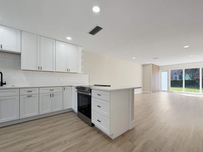 2 bedroom Condominium at 13924 Vía Flora, Palm Greens At Villa Del Ray Condo I, Delray Beach — photo 4