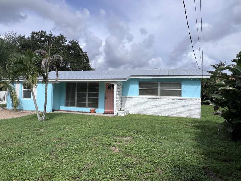 3 bedroom Single Family Residence at 1053 NW Terrace Road, Bahama Terrace, Stuart — photo 1