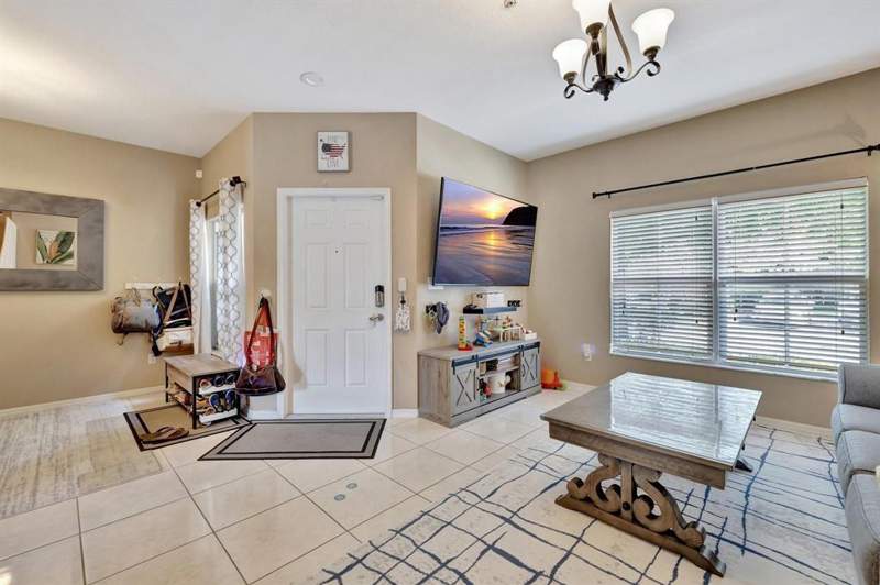 2 bedroom Townhouse at 2851 W Prospect Road #1209, Tuscan Villas Condo, Tamarac — photo 4